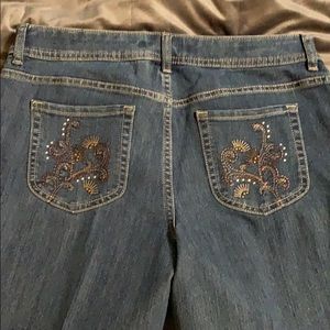 EUC CHICO’S EMBELLISHED POCKET BOOT CUT JEANS